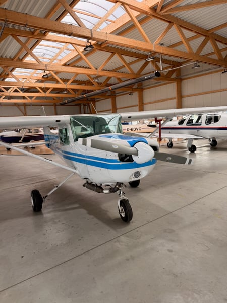F152 / Reims-Cessna F152 listing photo 3
