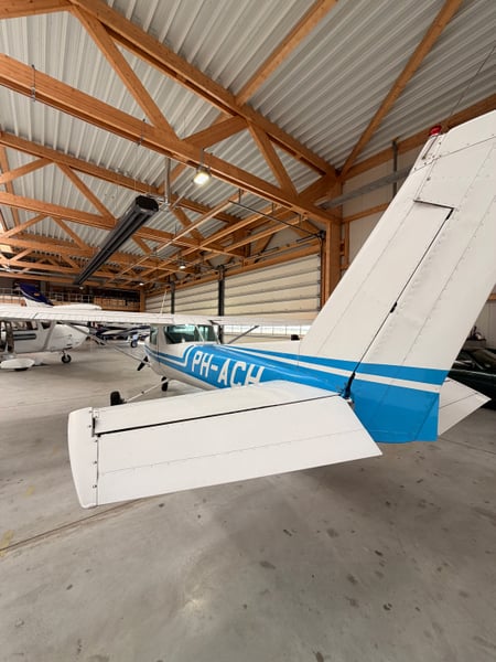 F152 / Reims-Cessna F152 listing photo 4