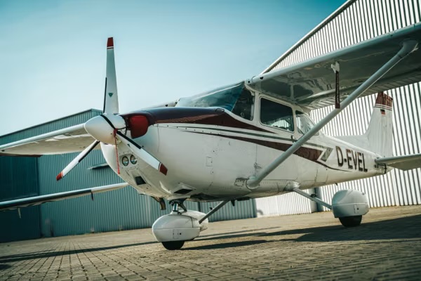 172N Skyhawk II listing photo 1