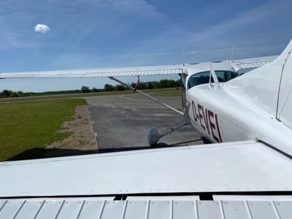 172N Skyhawk II listing photo 5